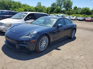 PORSCHE PANAMERA 4