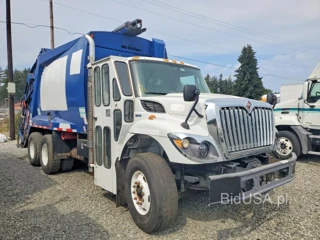 INTERNATIONAL 7400