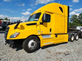 FREIGHTLINER CASCADIA 126