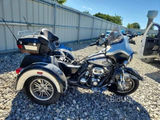 HARLEY-DAVIDSON FLHTCUTG TRI GLIDE ULTRA CLASSIC