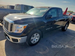 NISSAN TITAN SV