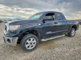 TOYOTA TUNDRA SR5