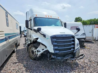 FREIGHTLINER CASCADIA 126 SLEEPER CAB"