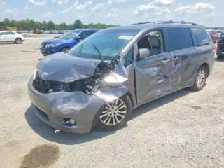TOYOTA SIENNA XLE 8-PASSENGER