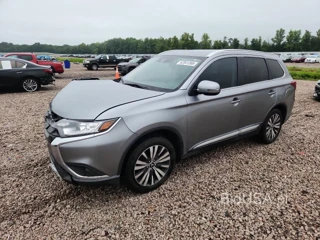 MITSUBISHI OUTLANDER SE