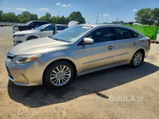 TOYOTA AVALON HYBRID LIMITED