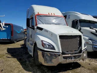 FREIGHTLINER CASCADIA 126