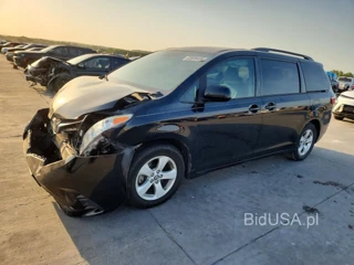 TOYOTA SIENNA LE