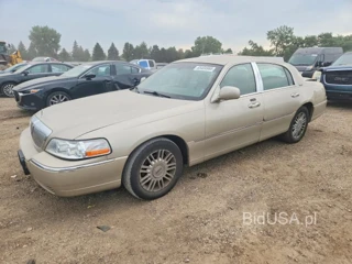 LINCOLN TOWN CAR SIGNATURE LIMITED