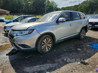 MITSUBISHI OUTLANDER SE