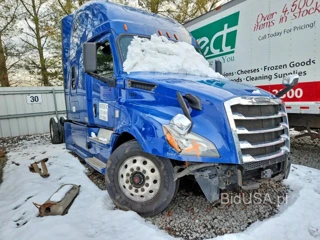 FREIGHTLINER CASCADIA 126