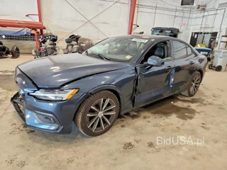 VOLVO S60 T5 MOMENTUM