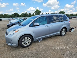TOYOTA SIENNA XLE 8-PASSENGER