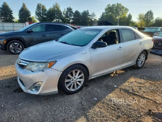 TOYOTA CAMRY HYBRID XLE