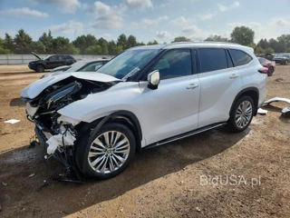 TOYOTA HIGHLANDER PLATINUM