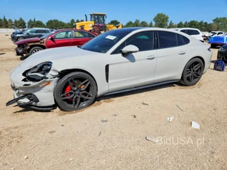 PORSCHE PANAMERA 4S
