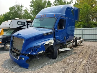 FREIGHTLINER CASCADIA