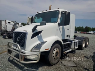 VOLVO VNR