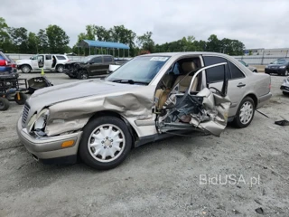 MERCEDES-BENZ E 320