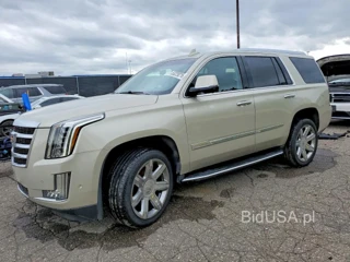 CADILLAC ESCALADE LUXURY