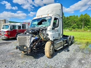 FREIGHTLINER CASCADIA 116