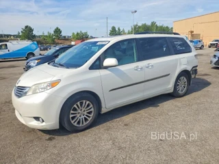 TOYOTA SIENNA XLE 8-PASSENGER