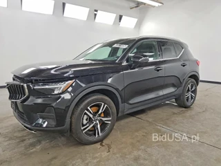 VOLVO XC40 CORE