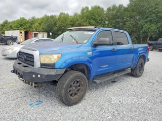 TOYOTA TUNDRA SR5