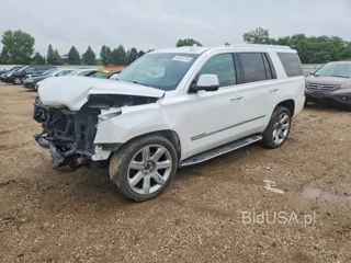 CADILLAC ESCALADE LUXURY