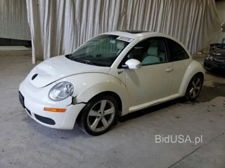 VOLKSWAGEN NEW BEETLE TRIPLE WHITE