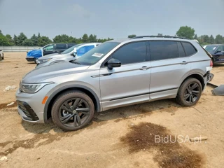 VOLKSWAGEN TIGUAN SE R-LINE BLACK