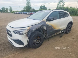 MERCEDES-BENZ GLA 250 4MATIC