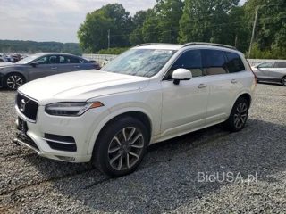 VOLVO XC90 T5 MOMENTUM