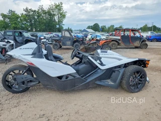 POLARIS SLINGSHOT S WITH TECHNOLOGY PACKAGE