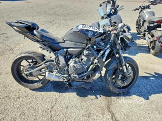 YAMAHA YZFR7