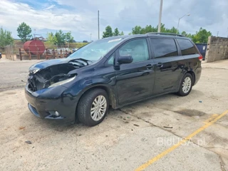 TOYOTA SIENNA XLE 8-PASSENGER