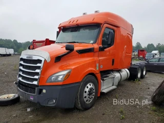 FREIGHTLINER CASCADIA 126 SLEEPER CAB"
