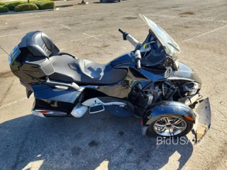 CAN-AM SPYDER ROADSTER RTS