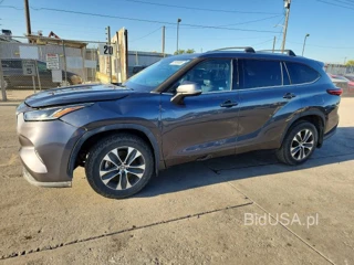 TOYOTA HIGHLANDER XLE