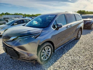 TOYOTA SIENNA XLE