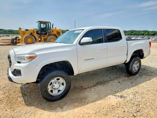 TOYOTA TACOMA SR V6