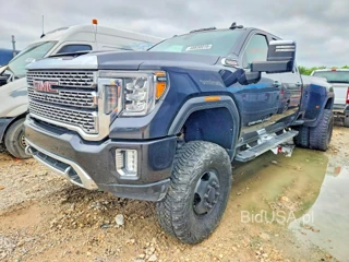 GMC SIERRA K3500 DENALI