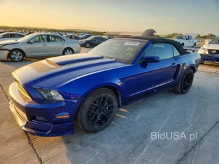 FORD MUSTANG