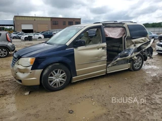 CHRYSLER TOWN & COUNTRY LIMITED