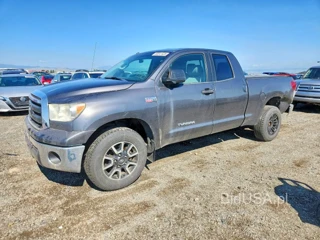 TOYOTA TUNDRA DOUBLE CAB SR5