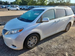 TOYOTA SIENNA XLE 8-PASSENGER