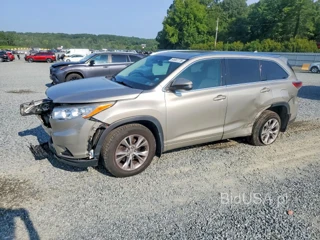 TOYOTA HIGHLANDER XLE