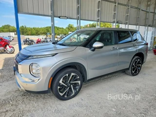MITSUBISHI OUTLANDER SE
