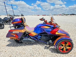CAN-AM SPYDER ROADSTER F3-S