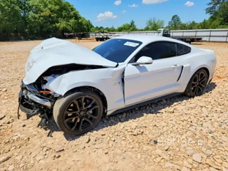 FORD MUSTANG GT